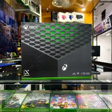 Cliente retirando o produto na loja Games Express SP